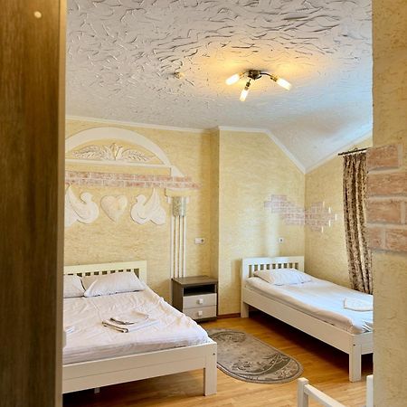 Trio Hotel Restaurant Ивано-Франковск Экстерьер фото