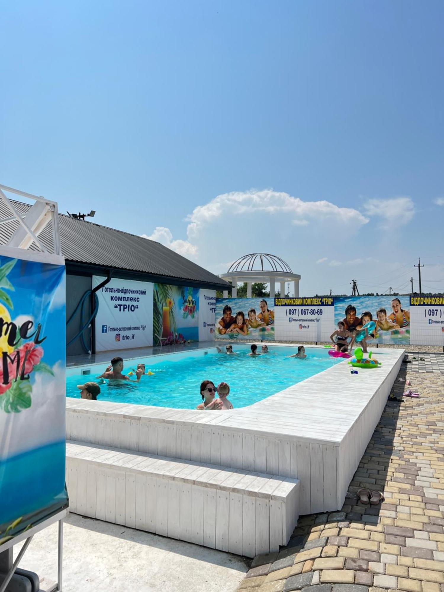 Trio Hotel Restaurant Ивано-Франковск Экстерьер фото