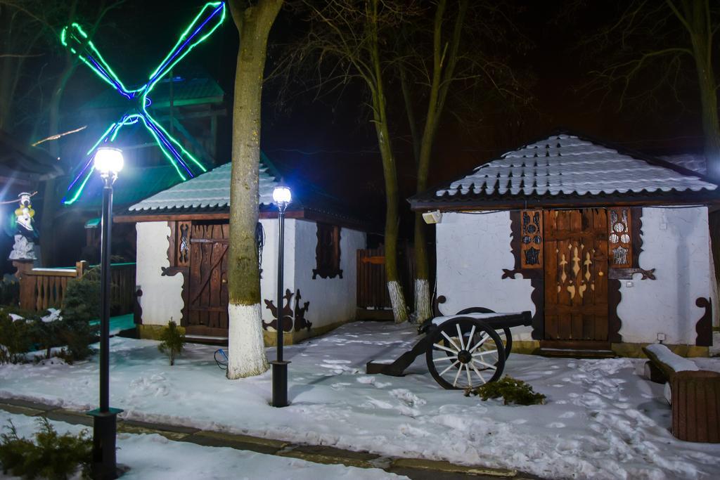 Trio Hotel Restaurant Ивано-Франковск Экстерьер фото